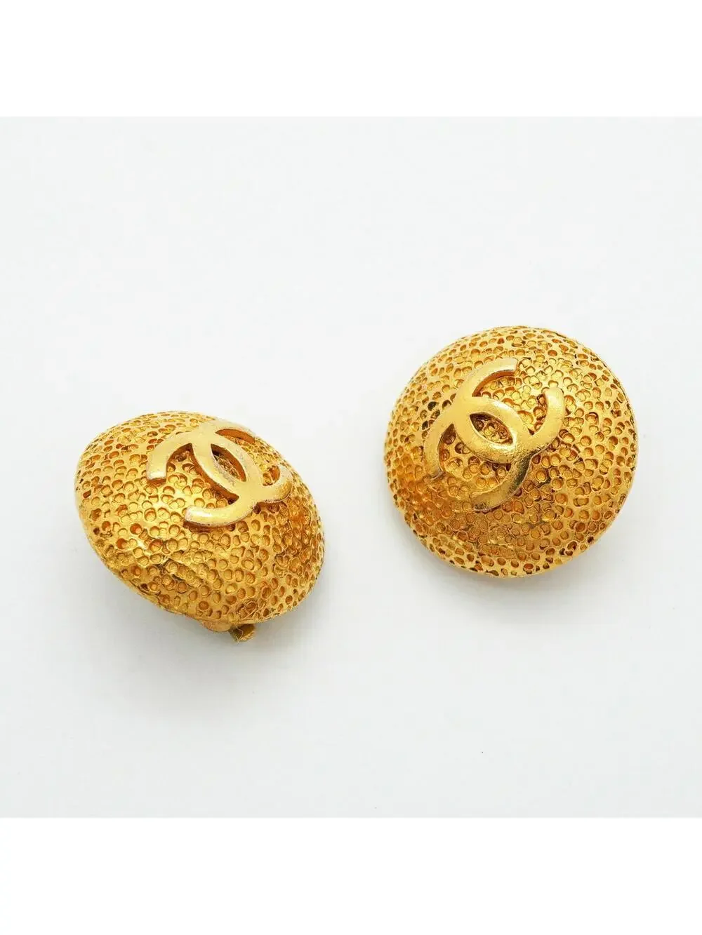 Chanel Cc Logo Circle Clip-On Earrings #357852C62B